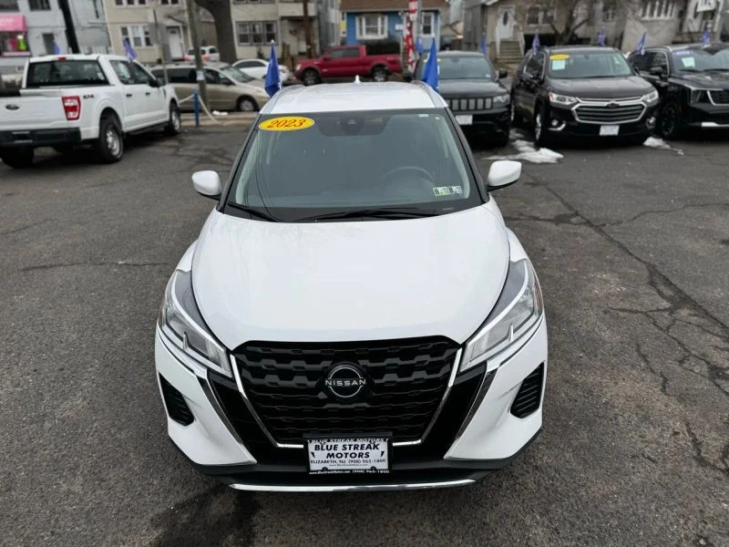 2023 Nissan Kicks - Image 4 of 12