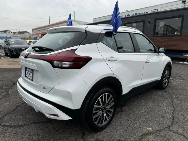2023 Nissan Kicks - Image 10 of 12