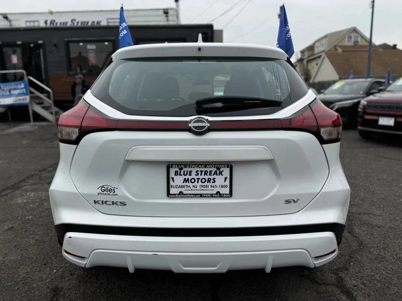 2023 Nissan Kicks - Image 9 of 12