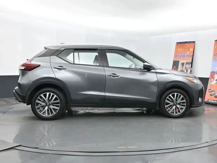 2023 Nissan Kicks - Image 4 of 12
