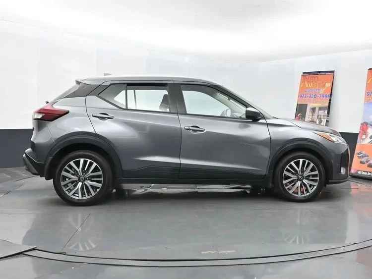 2023 Nissan Kicks - Image 4 of 12