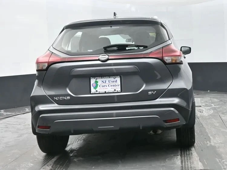 2023 Nissan Kicks - Image 8 of 12