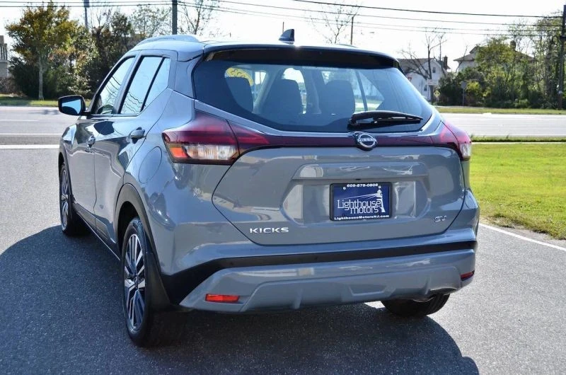 2023 Nissan Kicks - Image 8 of 12