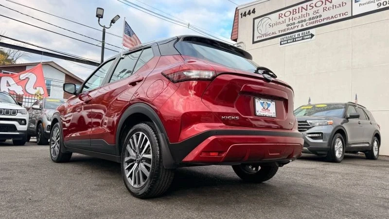 2023 Nissan Kicks - Image 8 of 12