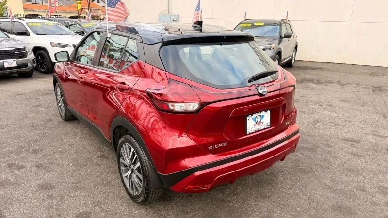 2023 Nissan Kicks - Image 5 of 12