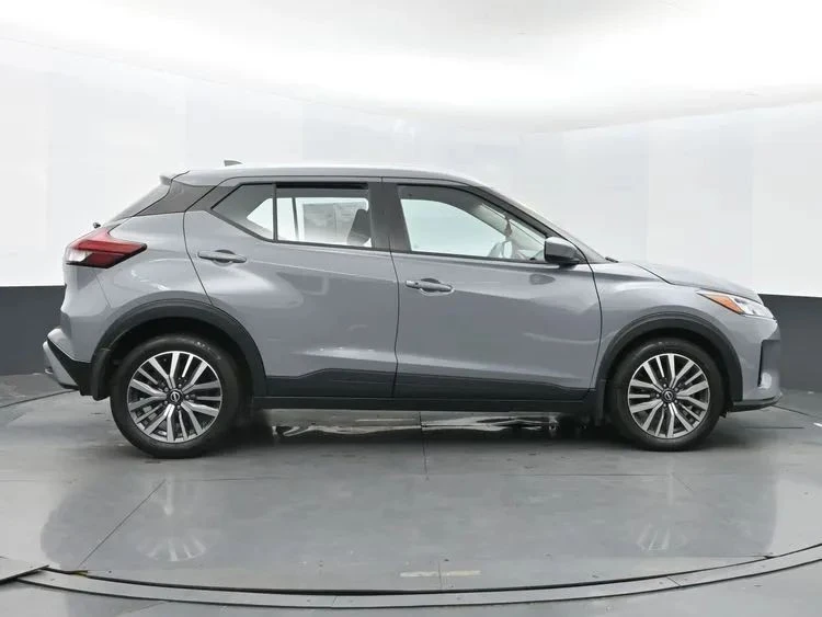 2023 Nissan Kicks - Image 4 of 12