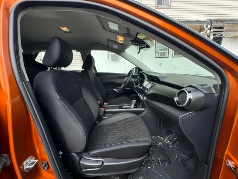 2023 Nissan Kicks - Image 9 of 12