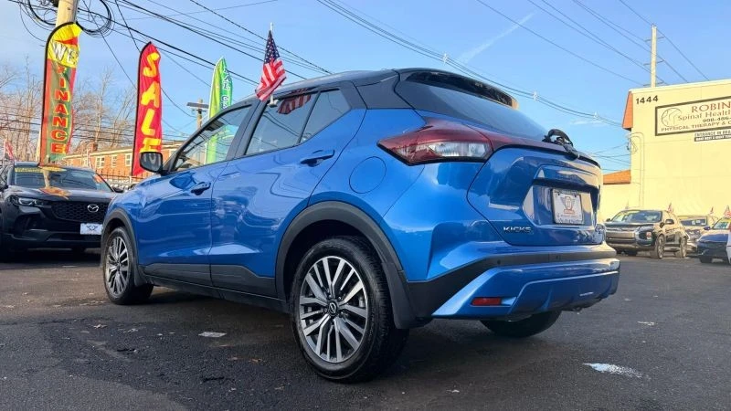 2023 Nissan Kicks - Image 8 of 12