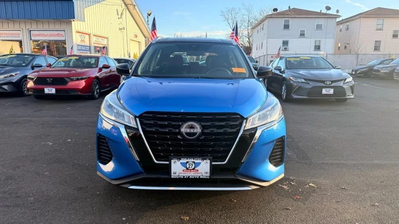 2023 Nissan Kicks - Image 3 of 12