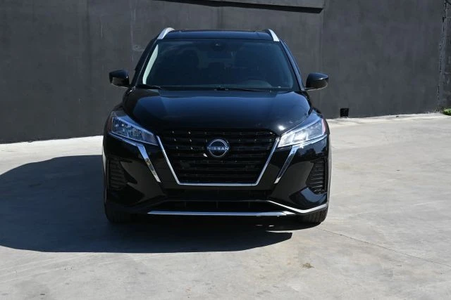2023 Nissan Kicks - Image 2 of 19