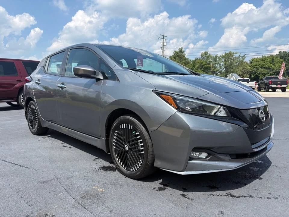 2023 Nissan Leaf - Image 4 of 16