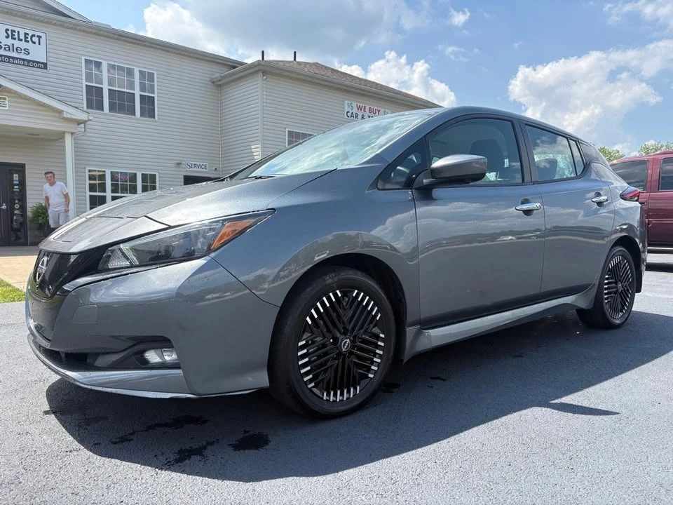 2023 Nissan Leaf - Image 2 of 16