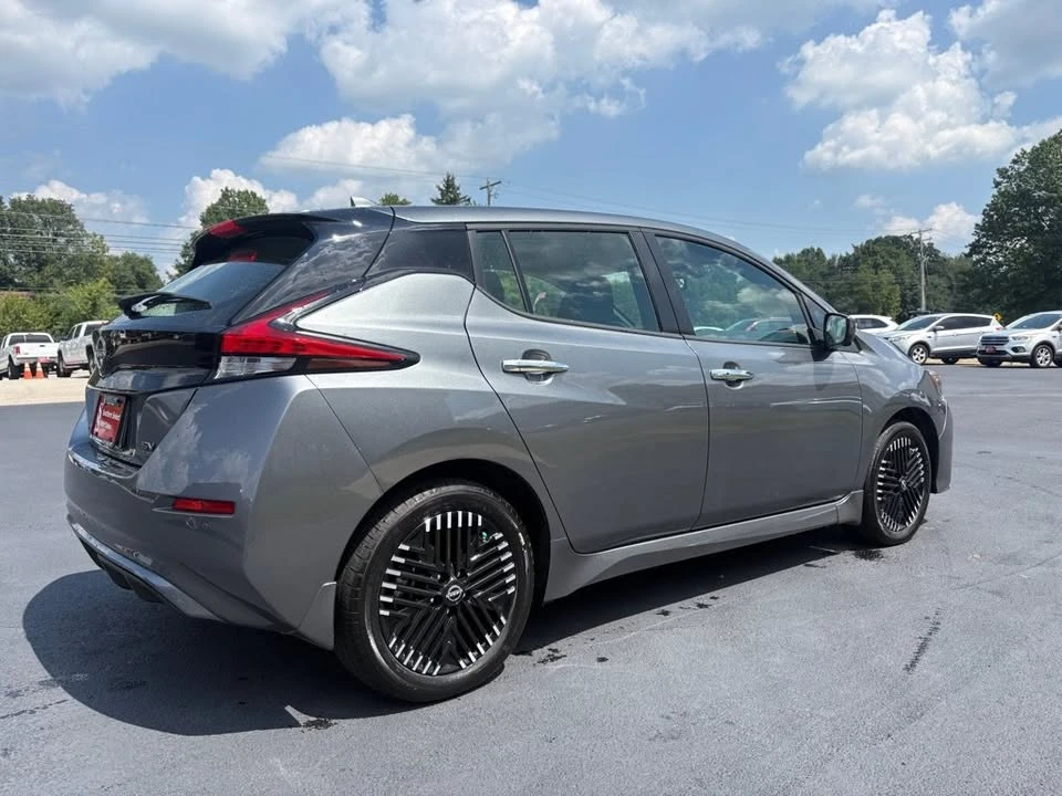 2023 Nissan Leaf - Image 6 of 16