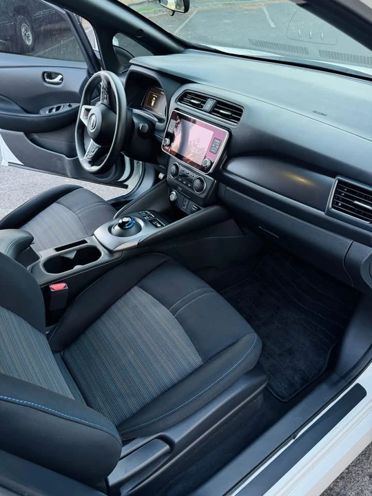 2023 Nissan Leaf - Image 4 of 10