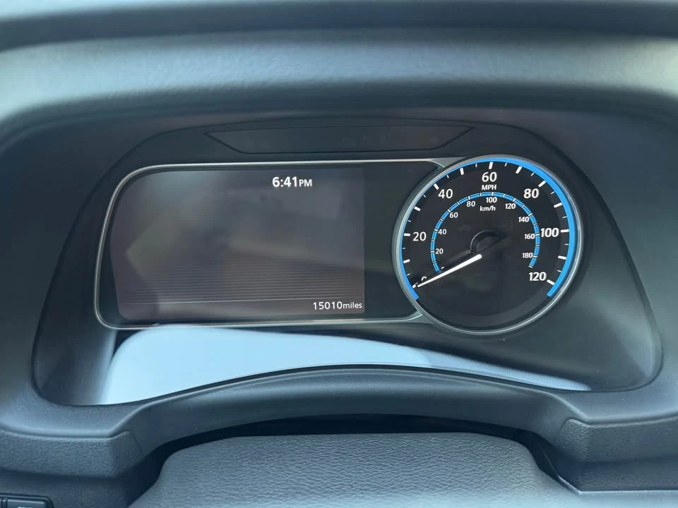 2023 Nissan Leaf - Image 8 of 10