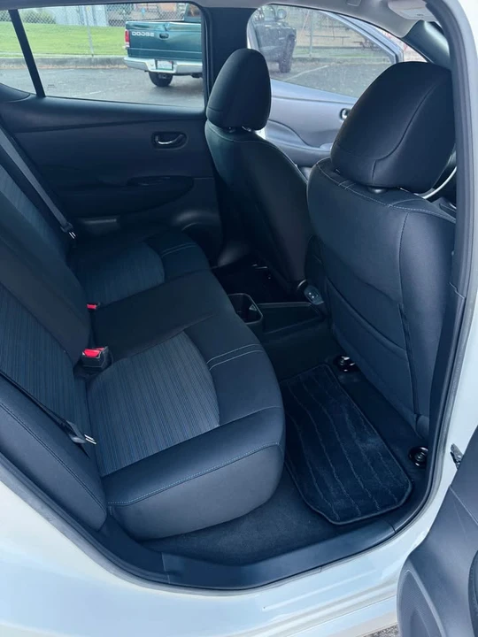 2023 Nissan Leaf - Image 5 of 10