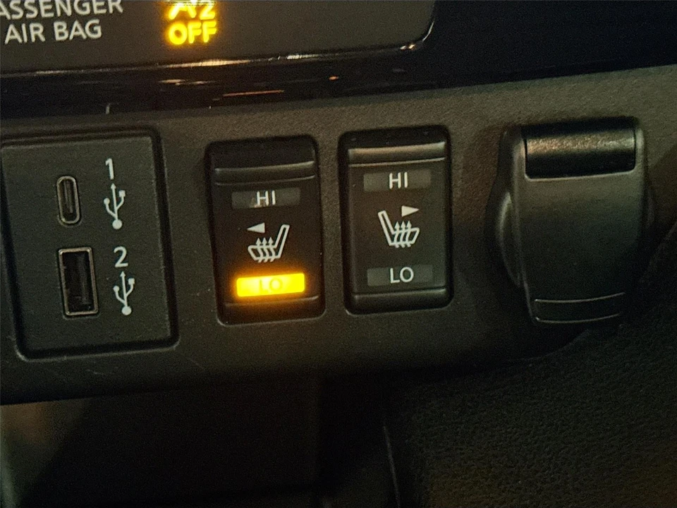 2023 Nissan Leaf - Image 12 of 21