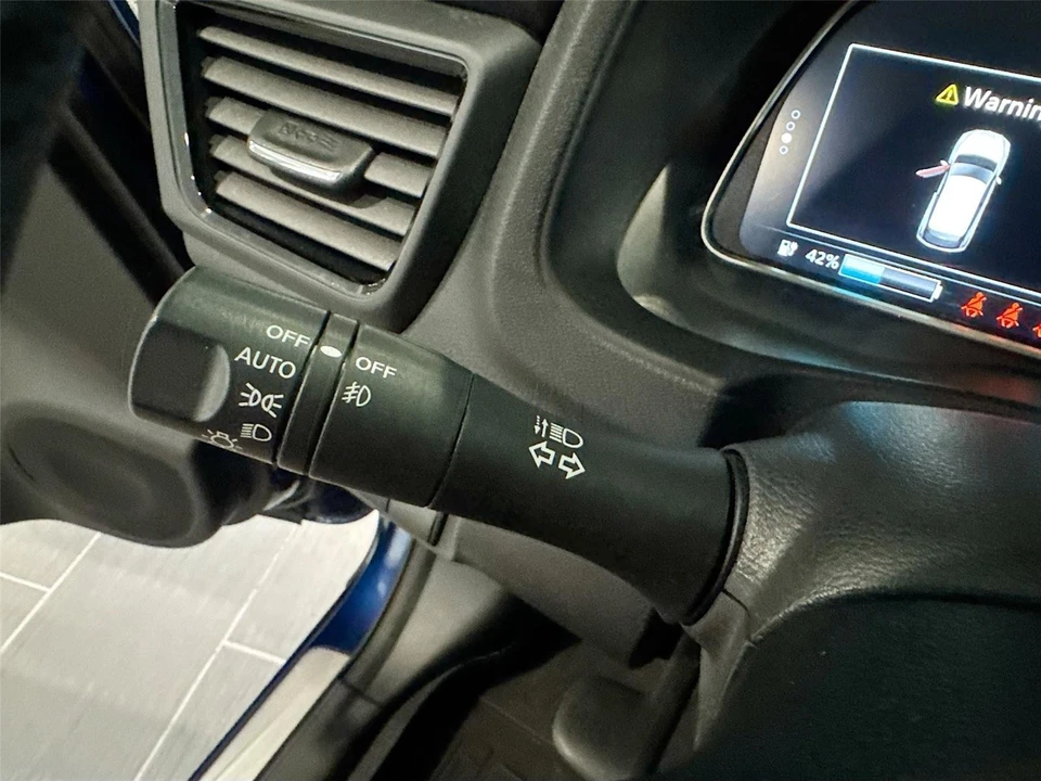 2023 Nissan Leaf - Image 5 of 21