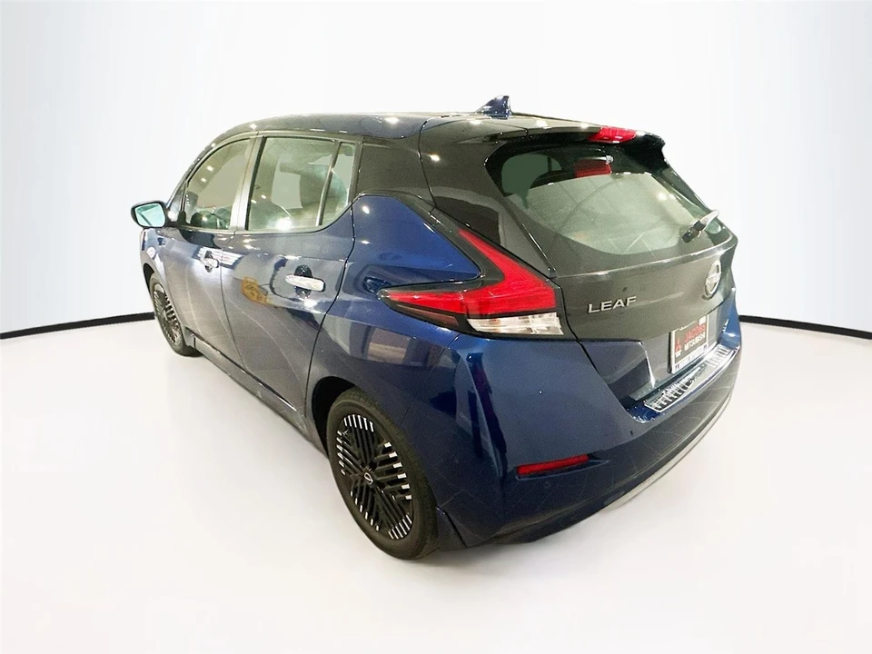 2023 Nissan Leaf - Image 3 of 15
