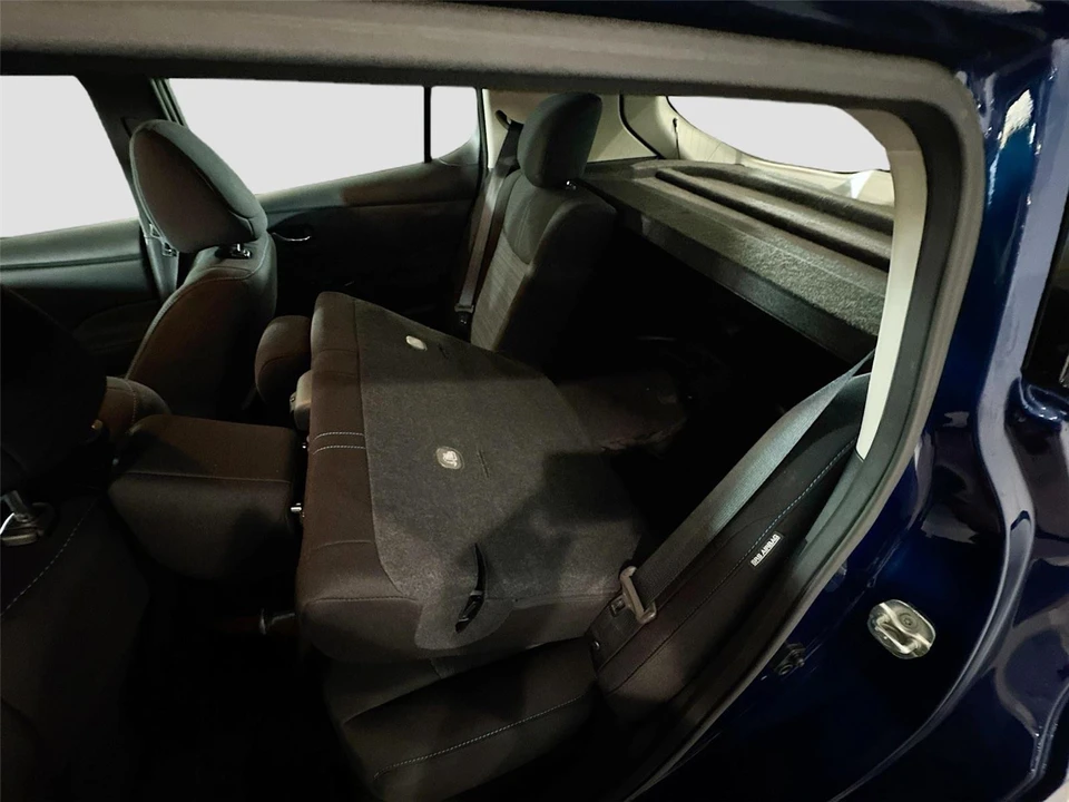 2023 Nissan Leaf - Image 18 of 21