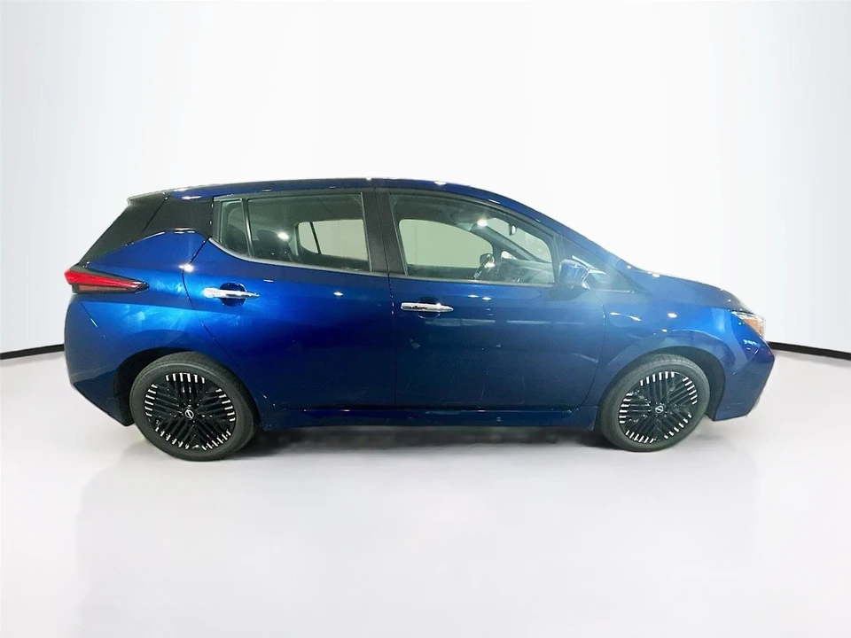 2023 Nissan Leaf - Image 6 of 15