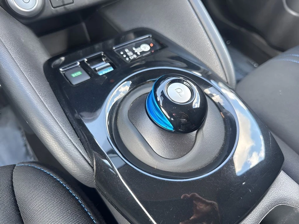 2023 Nissan Leaf - Image 16 of 21