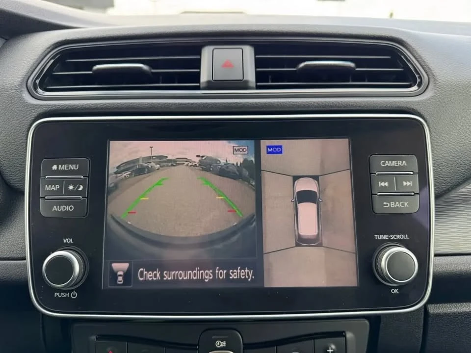 2023 Nissan Leaf - Image 15 of 18