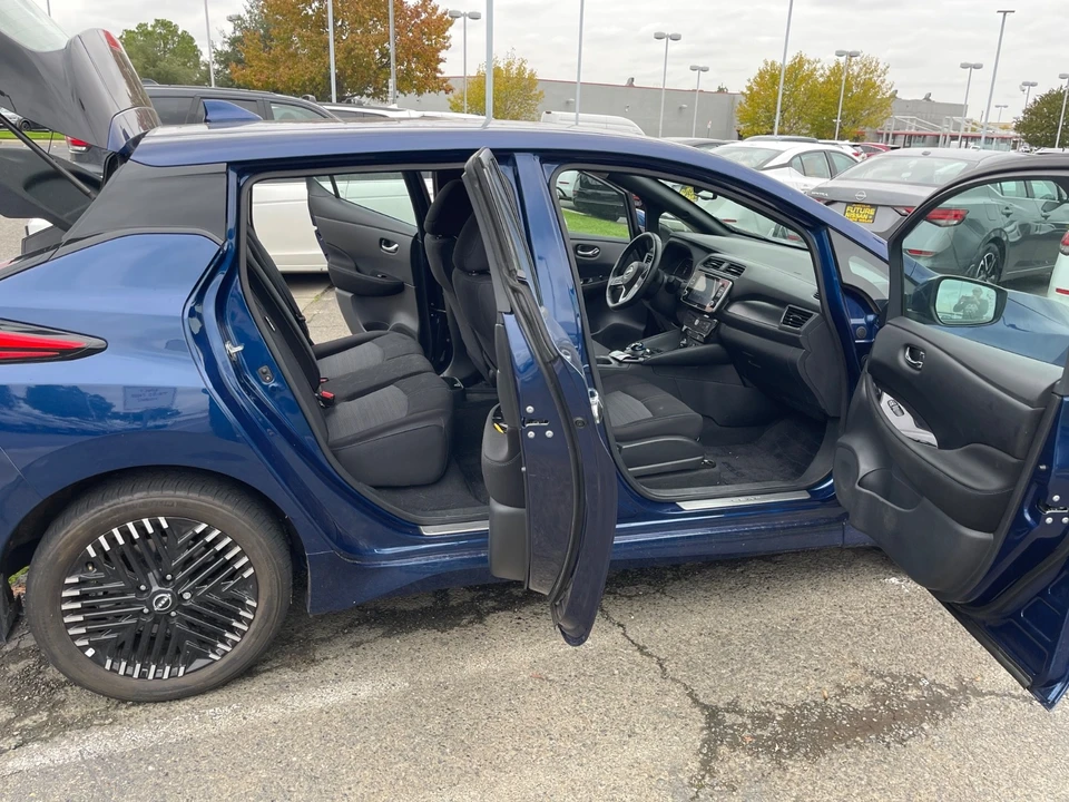 2023 Nissan Leaf - Image 3 of 10