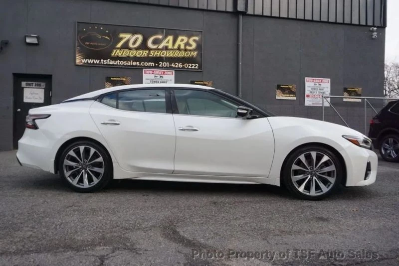 2023 Nissan Maxima 8th Gen - Image 9 of 12