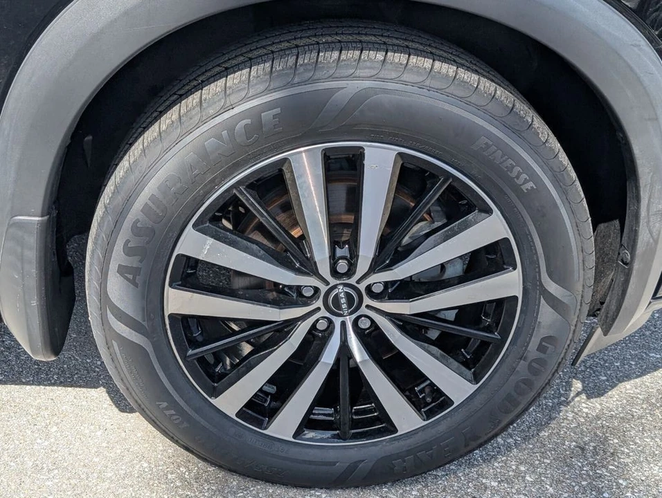 2023 Nissan Pathfinder 5th Gen - Image 18 of 21