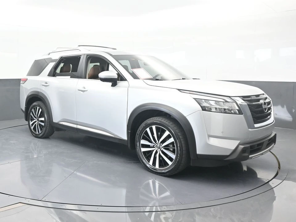 2023 Nissan Pathfinder 5th Gen - Image 8 of 12