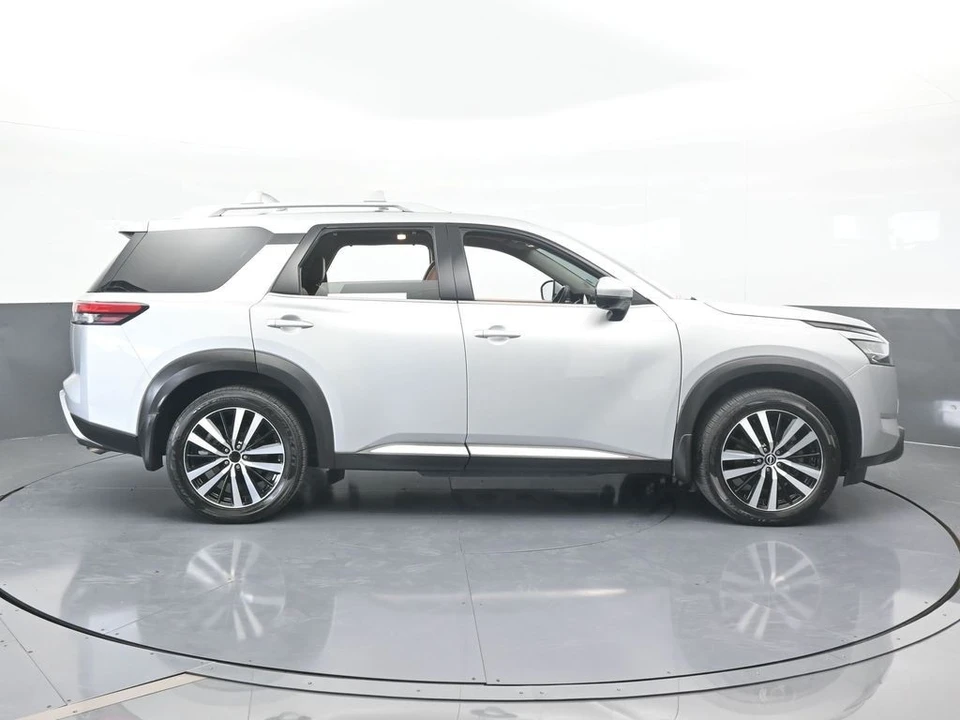 2023 Nissan Pathfinder 5th Gen - Image 7 of 12