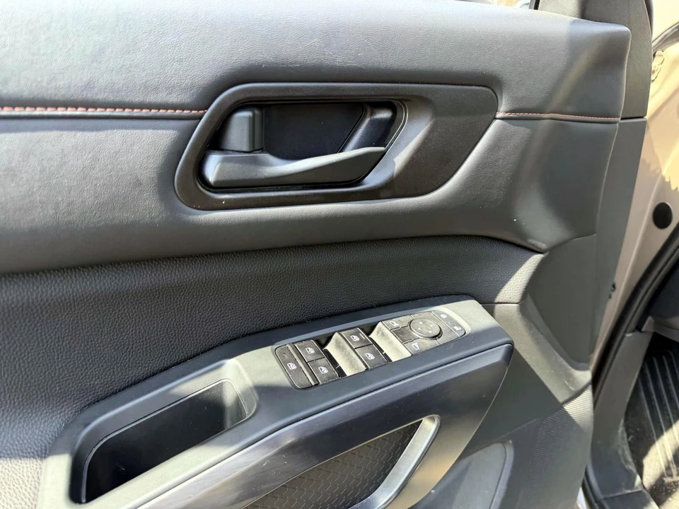 2023 Nissan Pathfinder 5th Gen - Image 14 of 21