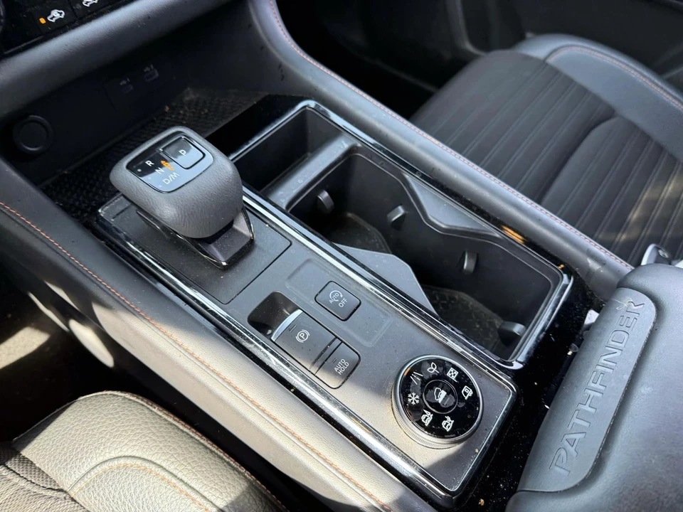 2023 Nissan Pathfinder 5th Gen - Image 18 of 21