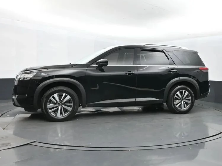 2023 Nissan Pathfinder 5th Gen - Image 5 of 12
