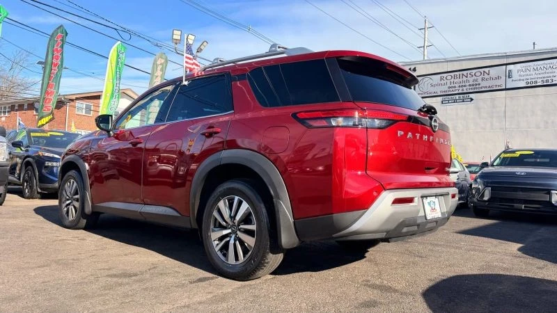 2023 Nissan Pathfinder 5th Gen - Image 11 of 12