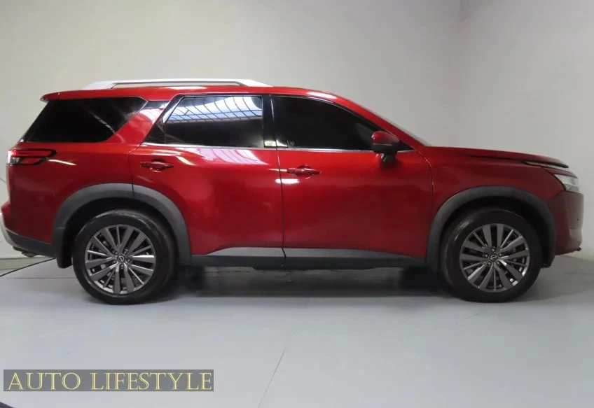 2023 Nissan Pathfinder 5th Gen - Image 10 of 21