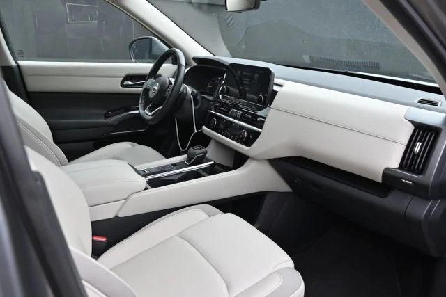 2023 Nissan Pathfinder 5th Gen - Image 15 of 21
