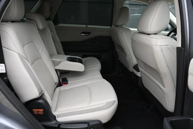 2023 Nissan Pathfinder 5th Gen - Image 16 of 21