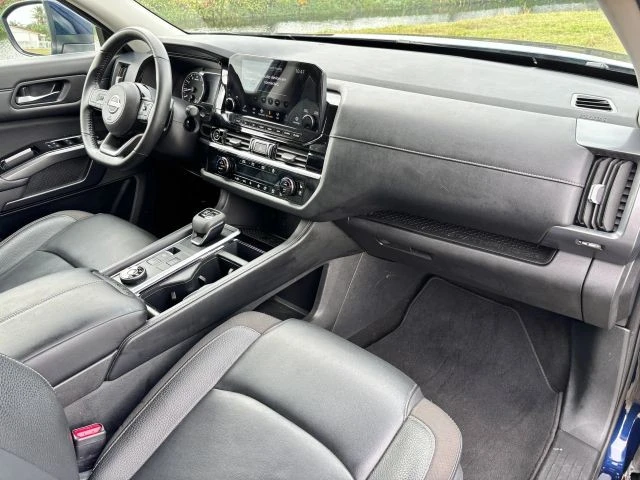2023 Nissan Pathfinder 5th Gen - Image 10 of 21