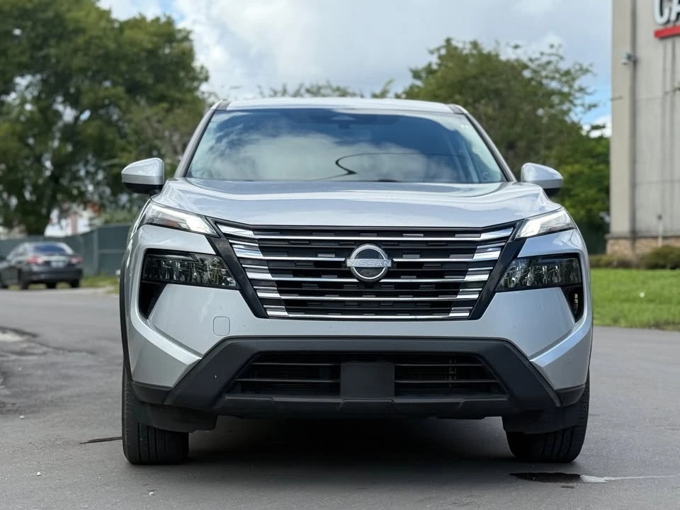 2023 Nissan Rogue - Image 2 of 7
