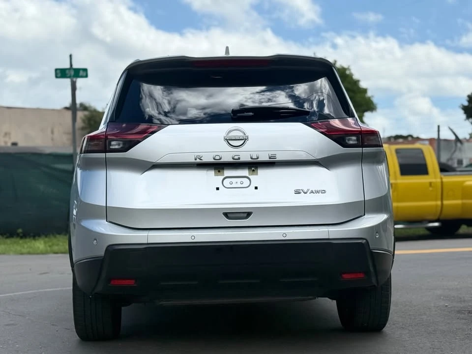 2023 Nissan Rogue - Image 4 of 7