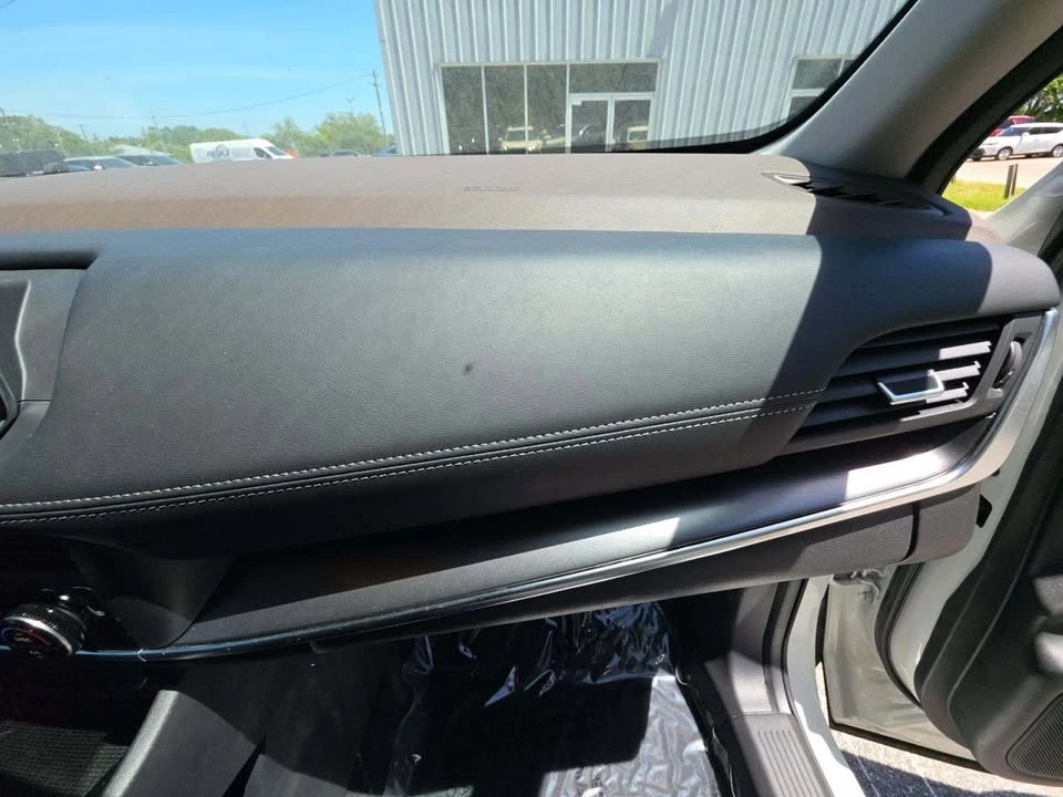 2023 Nissan Rogue - Image 6 of 13