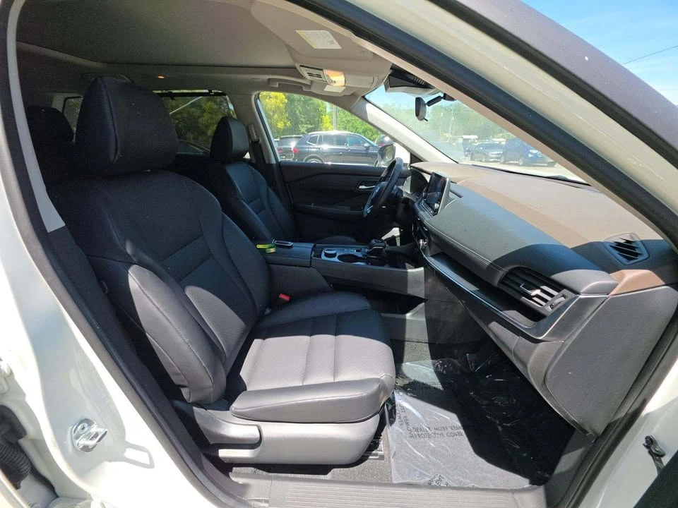 2023 Nissan Rogue - Image 5 of 13