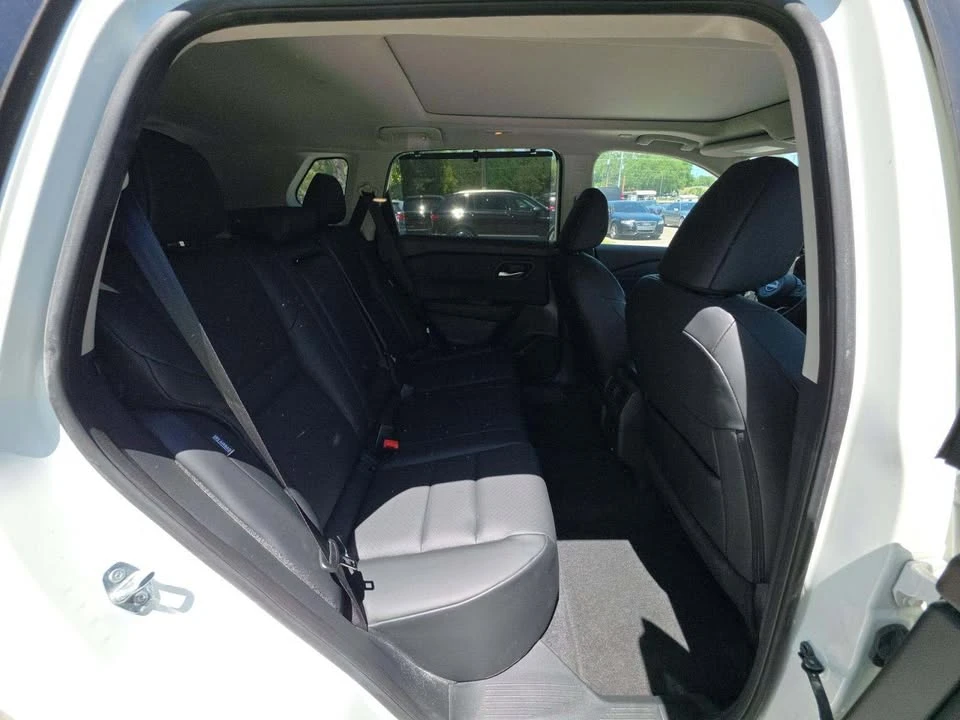 2023 Nissan Rogue - Image 10 of 13