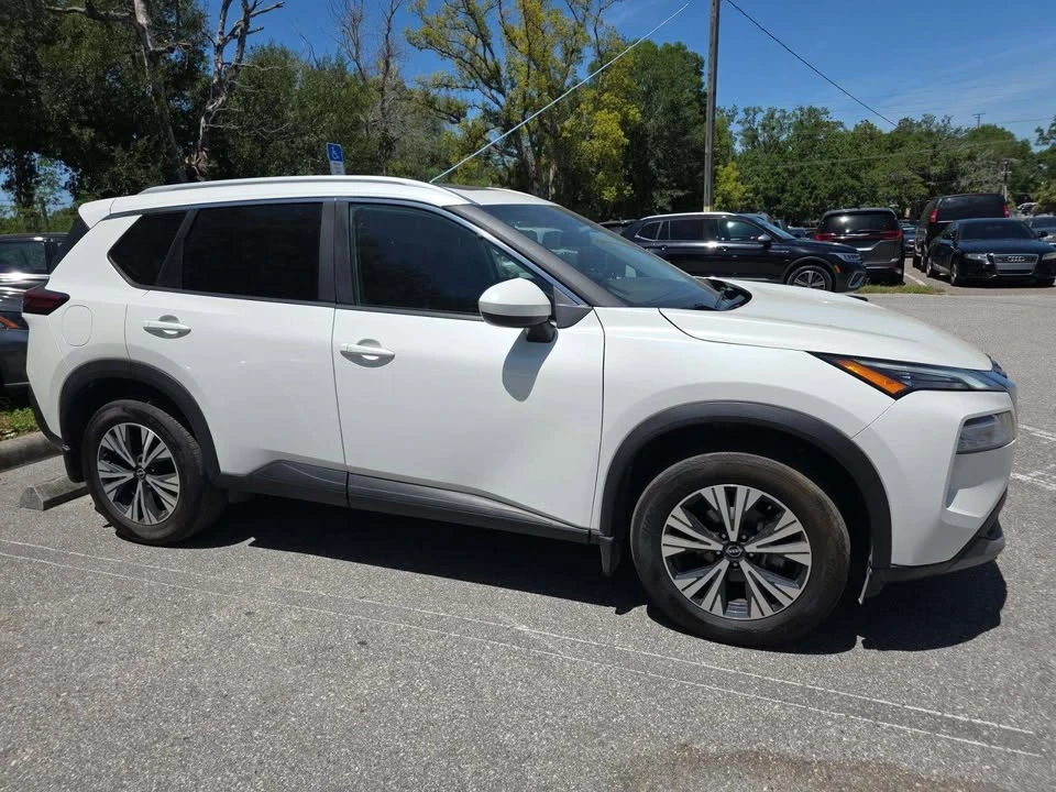 2023 Nissan Rogue - Image 2 of 13