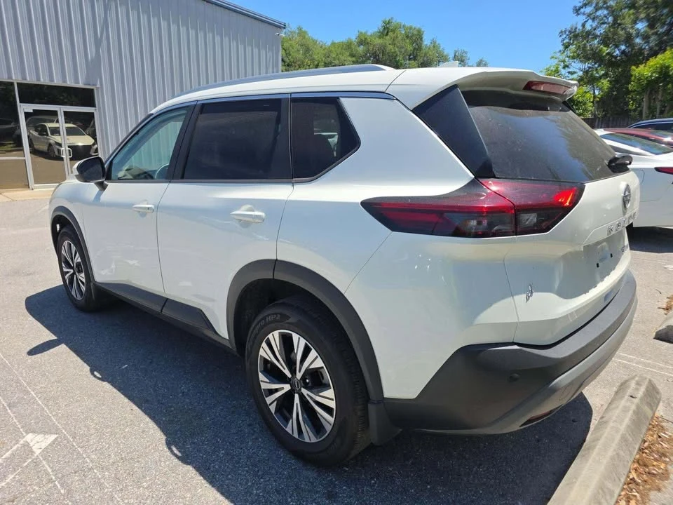 2023 Nissan Rogue - Image 12 of 13