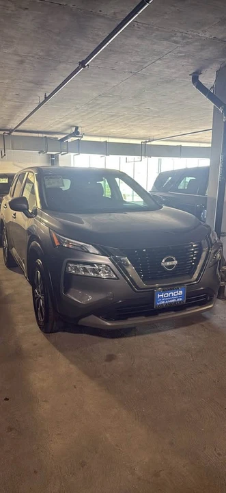 2023 Nissan Rogue - Image 2 of 2