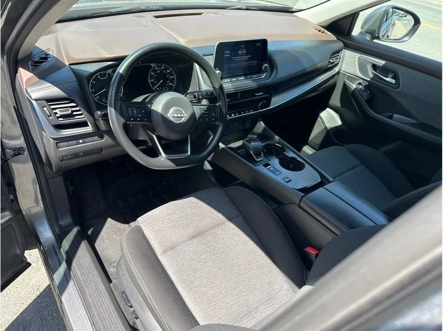 2023 Nissan Rogue - Image 4 of 5
