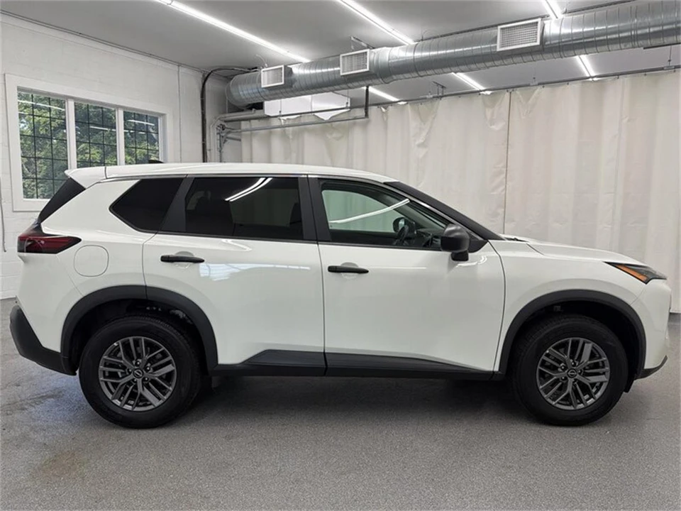 2023 Nissan Rogue - Image 4 of 16